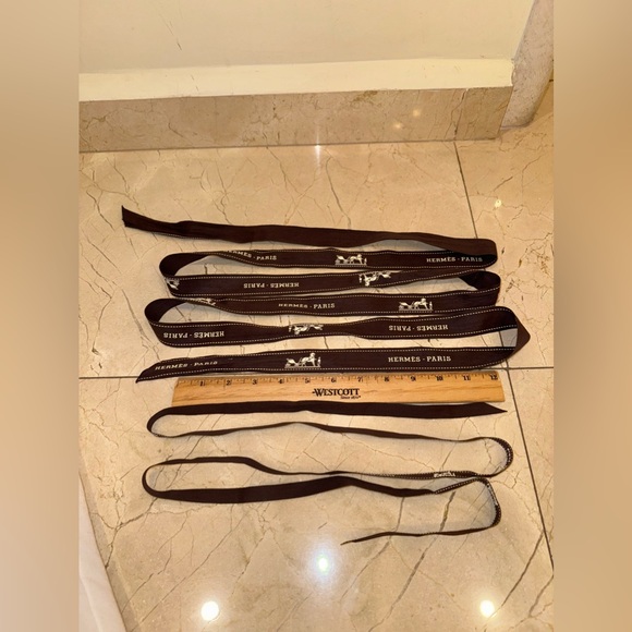 Hermes Gift Bags & Ribbons - Picture 3 of 6